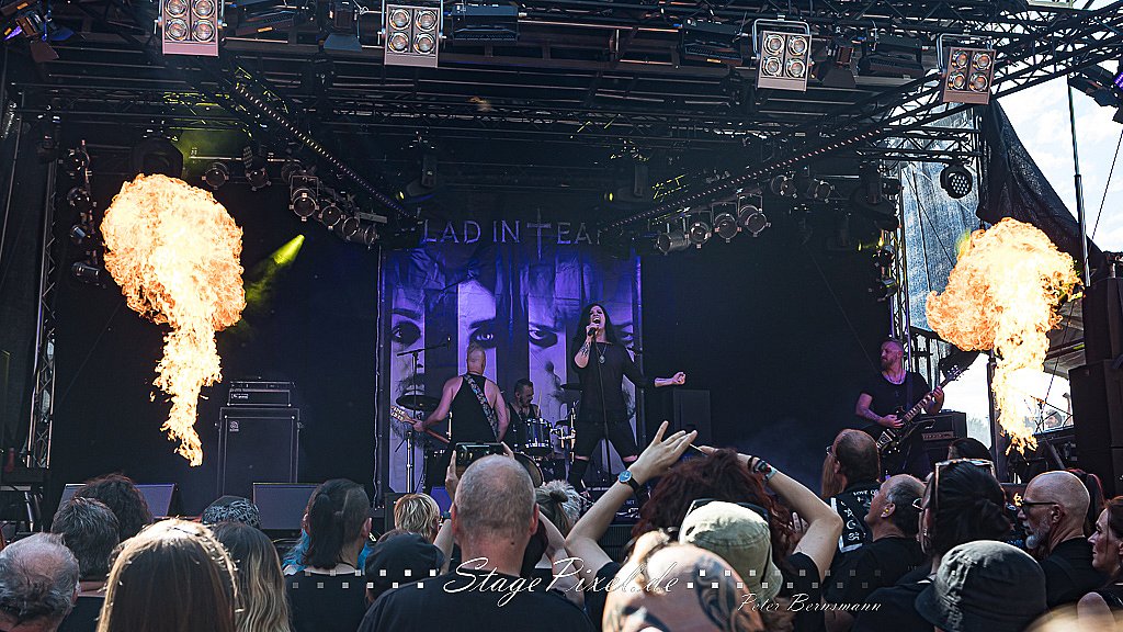 Vlad In Tears (Castle Rock Festival)